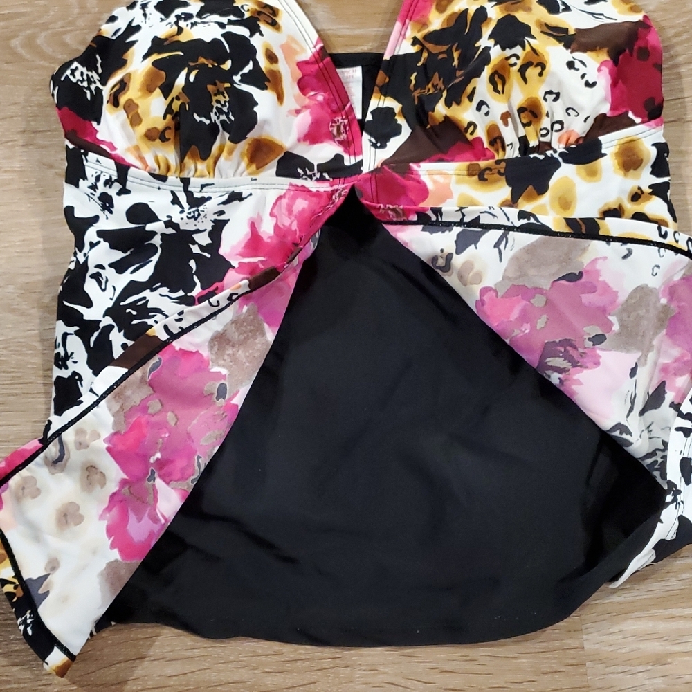 Tropical Escape Tankini - Picture 2 of 4